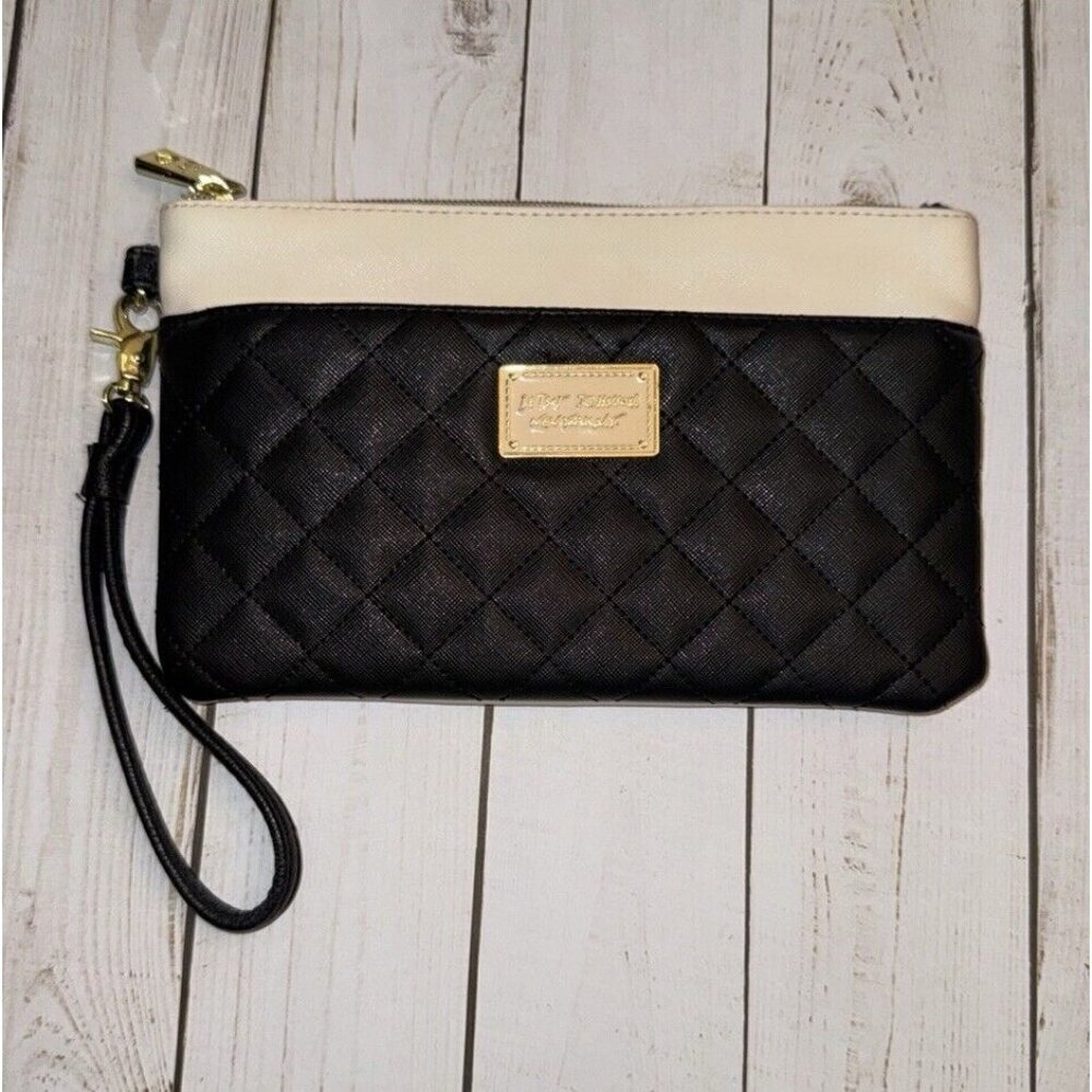 Betsey Johnson New York NY Black Quilted Wristlet Wallet Purse 9.5”x6”x1” Read*